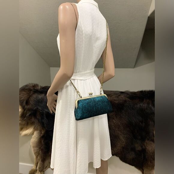 Handmade Real hair-on-cowhide Pattern Printed Kisslock Clutch/Crossbody - Picture 8 of 15